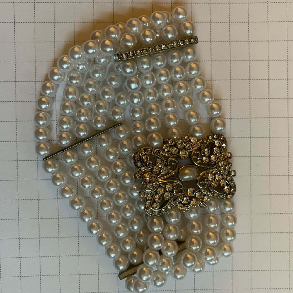 Pearl beaded string bracelet